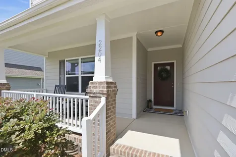 2204 Mills Crest Street Fuquay Varina NC 27526
