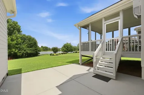 2204 Mills Crest Street Fuquay Varina NC 27526