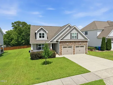 2204 Mills Crest Street Fuquay Varina NC 27526