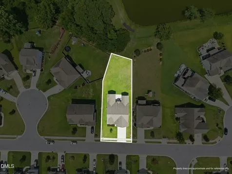 2204 Mills Crest Street Fuquay Varina NC 27526