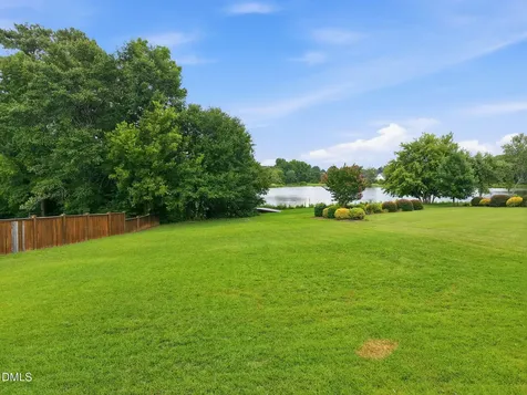 2204 Mills Crest Street Fuquay Varina NC 27526