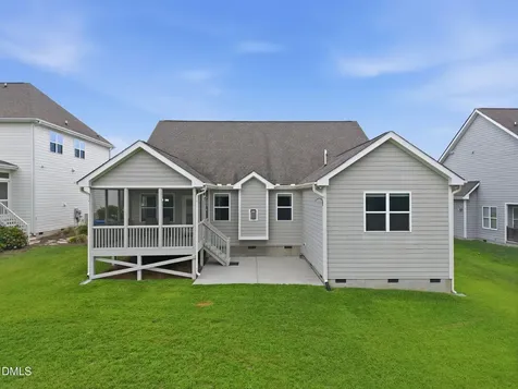 2204 Mills Crest Street Fuquay Varina NC 27526