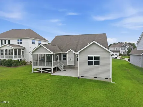2204 Mills Crest Street Fuquay Varina NC 27526