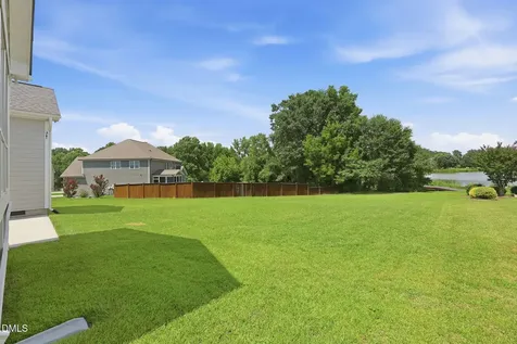 2204 Mills Crest Street Fuquay Varina NC 27526