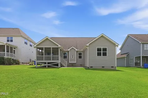 2204 Mills Crest Street Fuquay Varina NC 27526