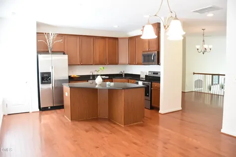 882 Queen City Crescent Apex NC 27523