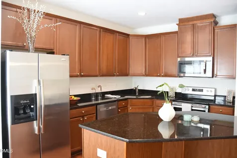 882 Queen City Crescent Apex NC 27523