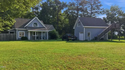 211 Meadow Drive Fuquay Varina NC 27526
