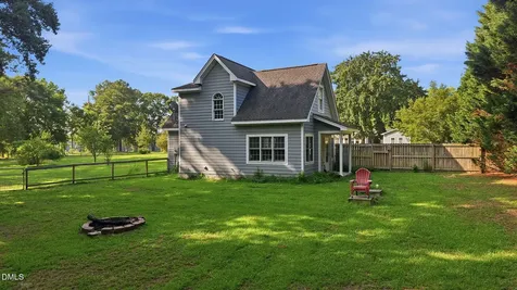 211 Meadow Drive Fuquay Varina NC 27526