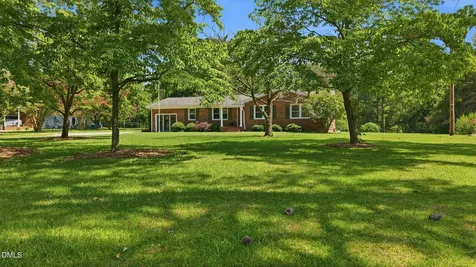 211 Meadow Drive Fuquay Varina NC 27526
