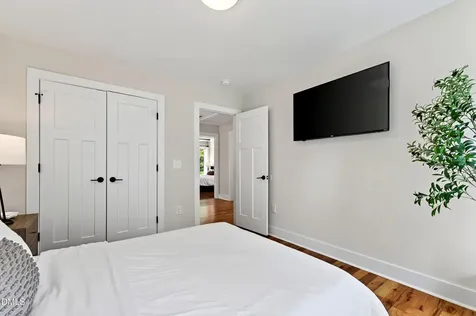 329 Grand Avenue Raleigh NC 27606