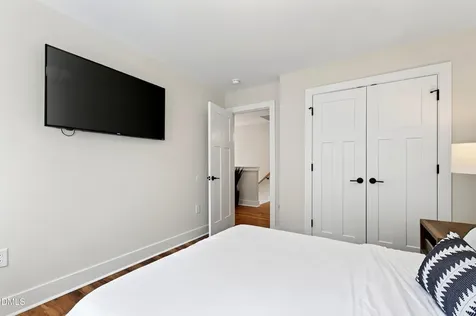 329 Grand Avenue Raleigh NC 27606
