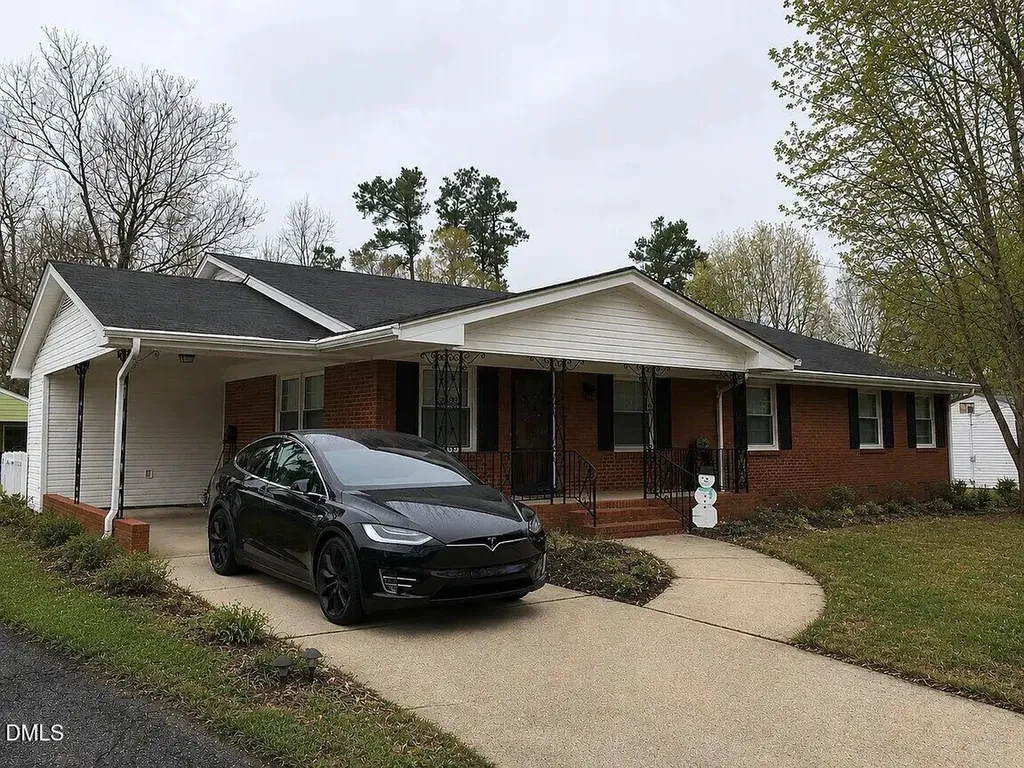 2824 Crestline Avenue Raleigh NC 27603