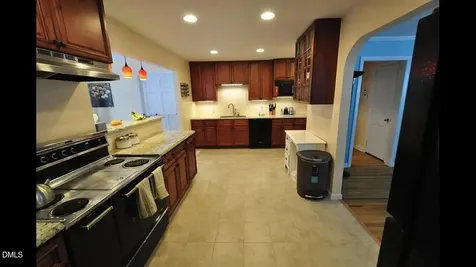 2824 Crestline Avenue Raleigh NC 27603