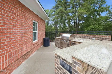 677 Grand Central Station Apex NC 27502