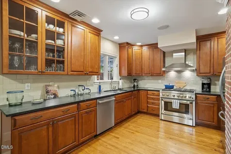 416 Brookside Drive Chapel Hill NC 27516