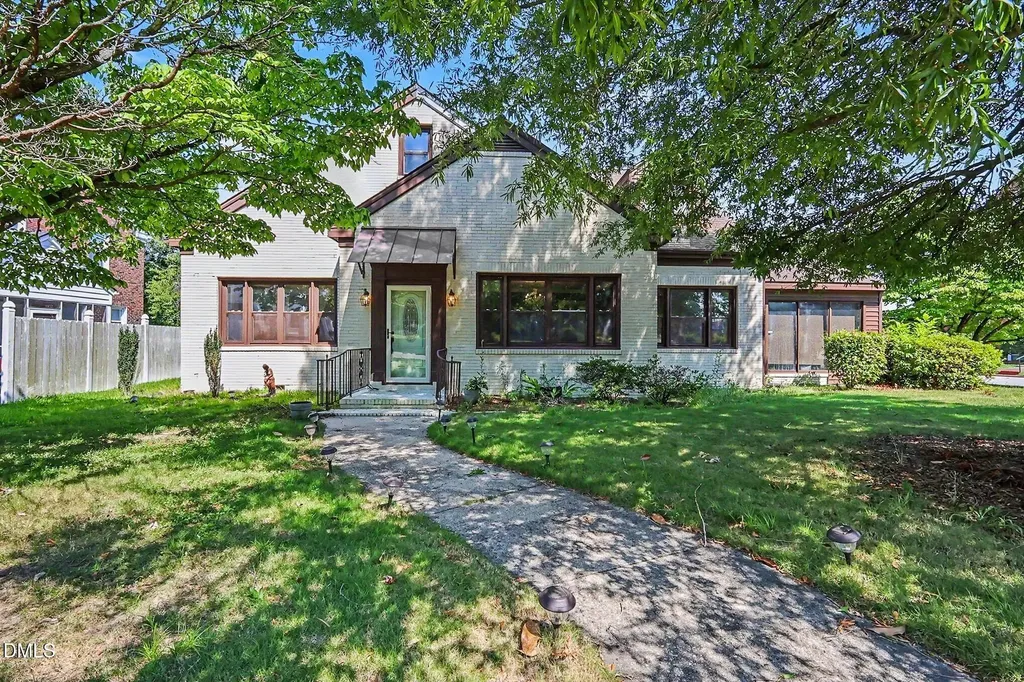 300 S Layton Avenue Dunn NC 28334