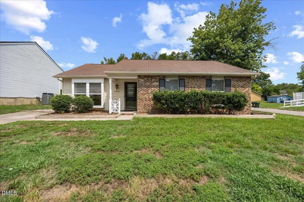 1621 River Knoll Drive Raleigh NC 27610
