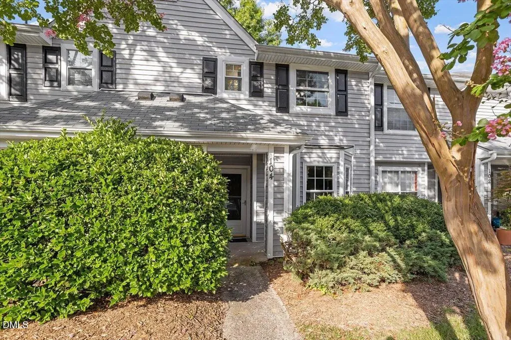 104 Sir Richard Lane Chapel Hill NC 27517