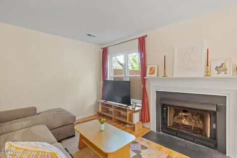 104 Sir Richard Lane Chapel Hill NC 27517