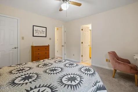 104 Sir Richard Lane Chapel Hill NC 27517