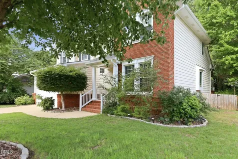 5128 Pinehall Wynd Raleigh NC 27604