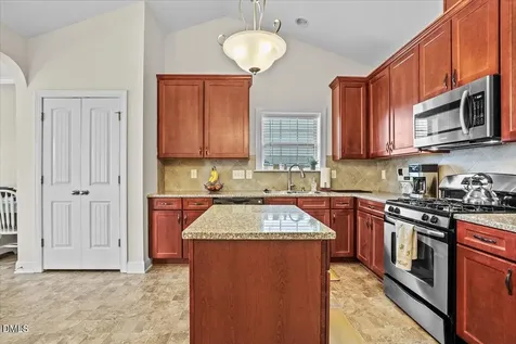 324 Lynshire Avenue Clayton NC 27527