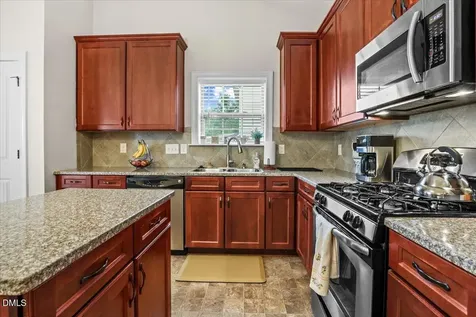 324 Lynshire Avenue Clayton NC 27527