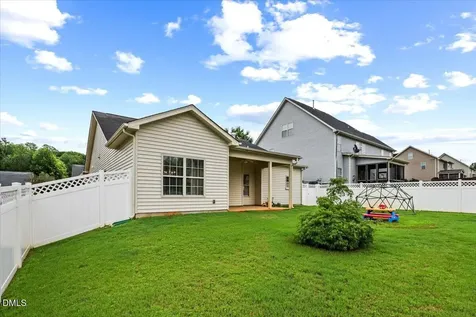 324 Lynshire Avenue Clayton NC 27527