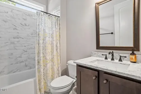 2405 Vetrina Way Apex NC 27502