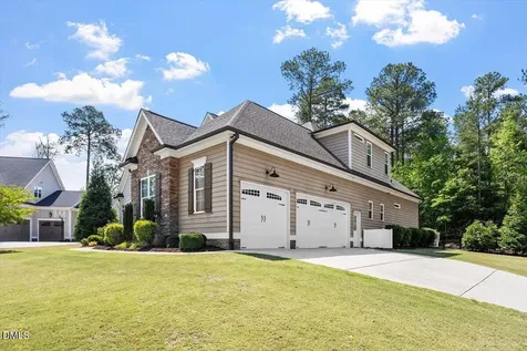 2405 Vetrina Way Apex NC 27502