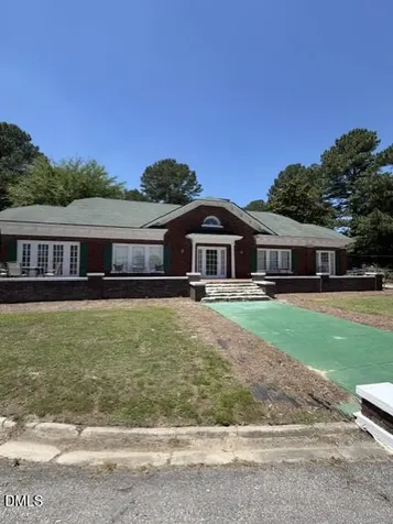 1202 E Cumberland Street Dunn NC 28334