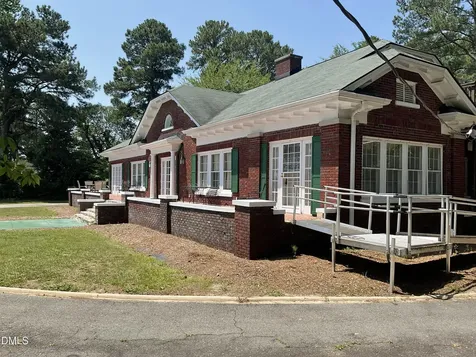 1202 E Cumberland Street Dunn NC 28334