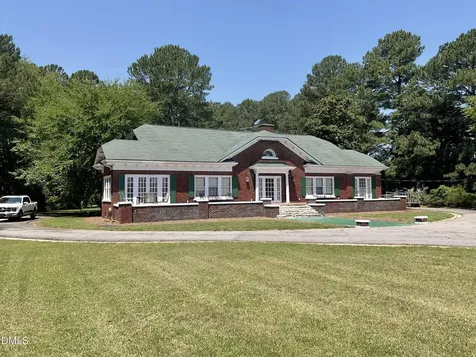 1202 E Cumberland Street Dunn NC 28334