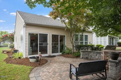527 Tomkins Loop Cary NC 27519
