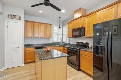 527 Tomkins Loop Cary NC 27519