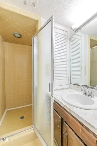 1805 Albacore Lane Raleigh NC 27612