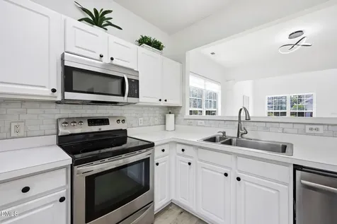 105 N Honey Springs Fuquay Varina NC 27526