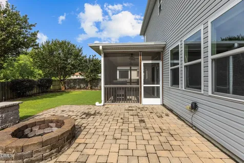 209 S Harrison Place Lane Fuquay Varina NC 27526