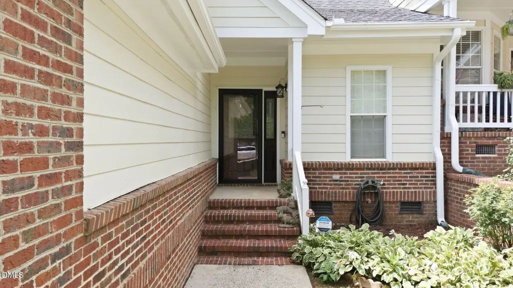 8305 Amber Leaf Court Raleigh NC 27612