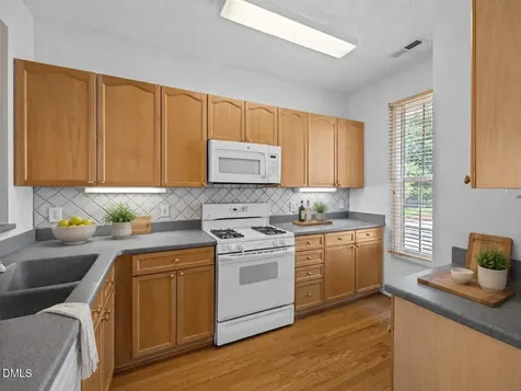 7647 Astoria Place Raleigh NC 27612