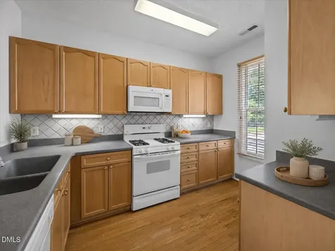 7647 Astoria Place Raleigh NC 27612