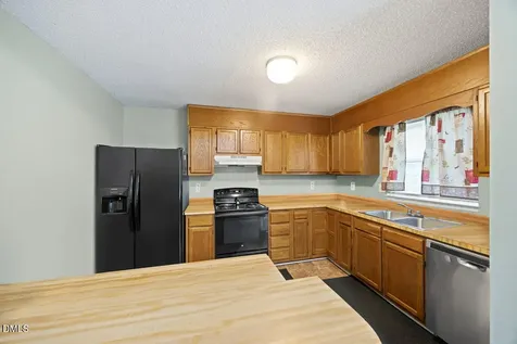 5005 Whisper Court Raleigh NC 27616