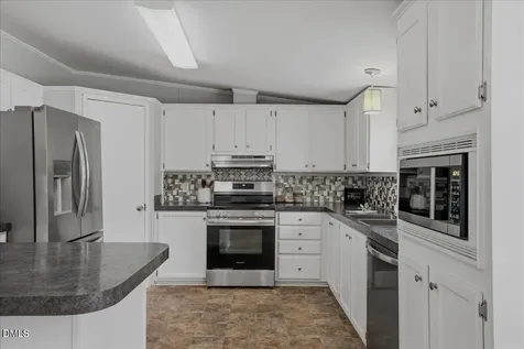 102 Clifton Ridge Drive Pikeville NC 27863