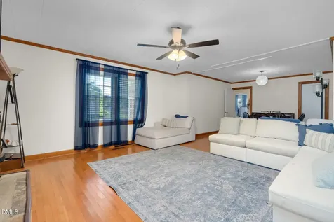 384 Snow Hill Street Ayden NC 28513
