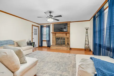 384 Snow Hill Street Ayden NC 28513