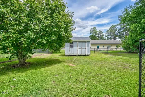 384 Snow Hill Street Ayden NC 28513