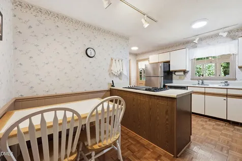 409 Oakridge Road Cary NC 27511