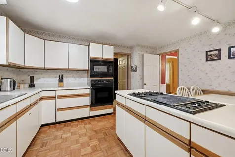 409 Oakridge Road Cary NC 27511
