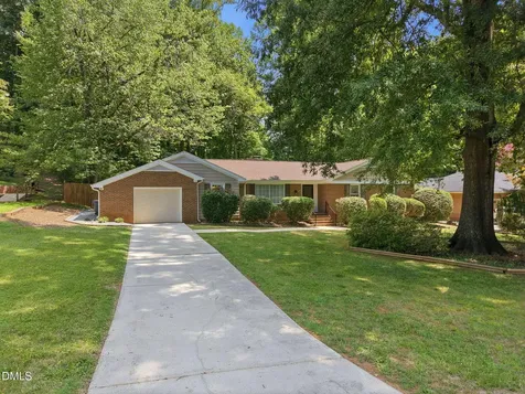 409 Oakridge Road Cary NC 27511